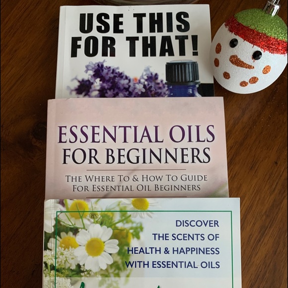 Three essential Oil’s Books - Picture 3 of 3